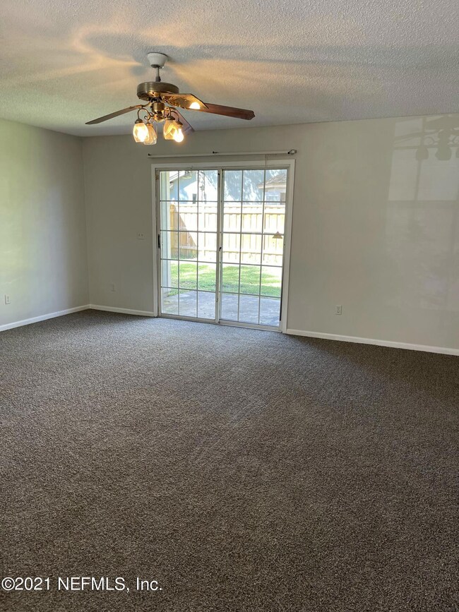 3980 Hunters Lake Cir E, Jacksonville, FL 32210 - photo 6