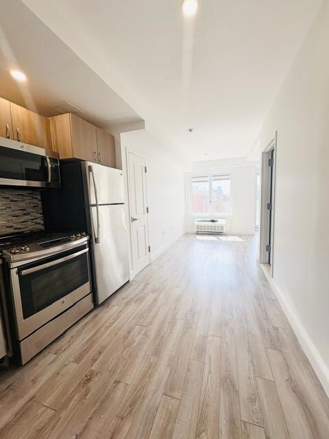 28-20 Astoria Blvd unit 404, Astoria, NY 11102 - photo 3