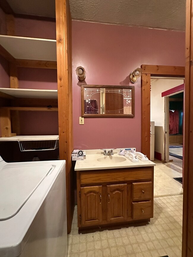 405 W Carter St, Stanford, IL 61774 - photo 7