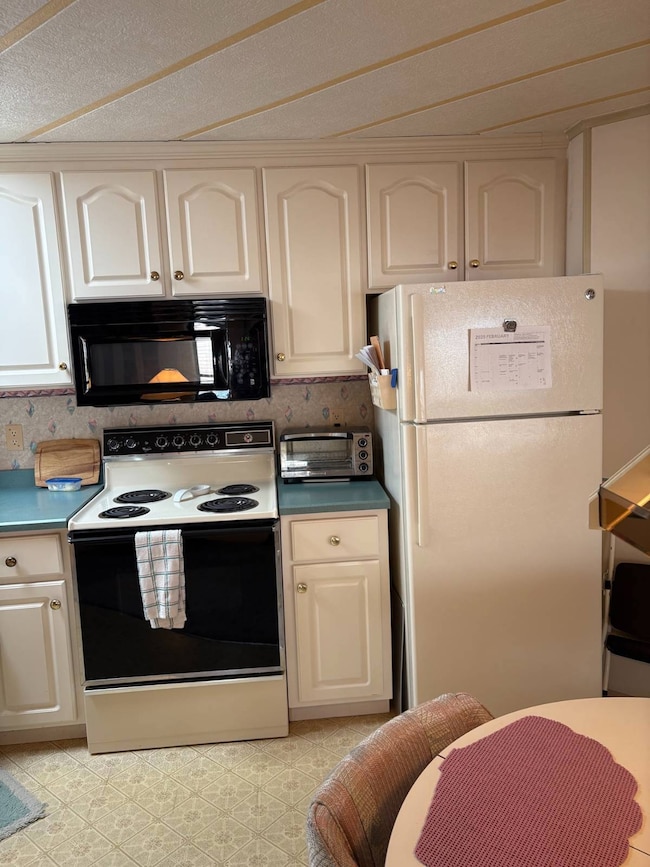 1174 Whisper Lake Blvd unit 14, Sebring, FL 33870 - photo 4