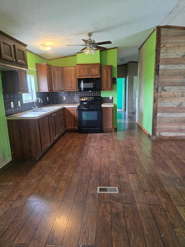 992 Broxton Hwy, Fitzgerald, GA 31750 - photo 4