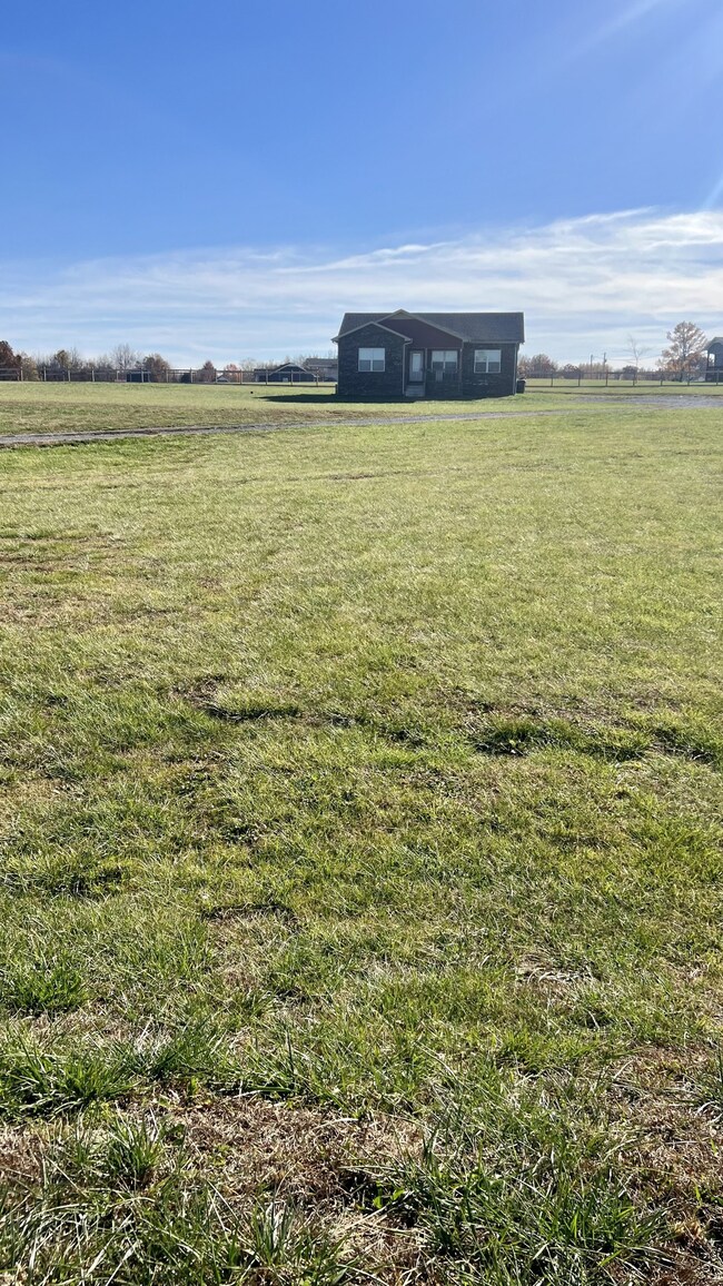 126 Breanna Blvd, Portland, TN 37148 - photo 3