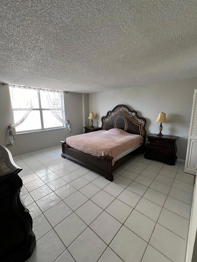 Prince George unit 17H, Hallandale Beach, FL 33009 - photo 4