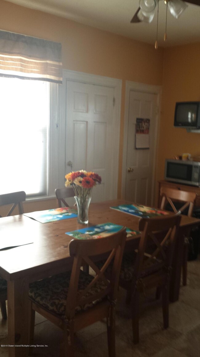 266 Kensington Ave, Staten Island, NY 10305 - photo 4