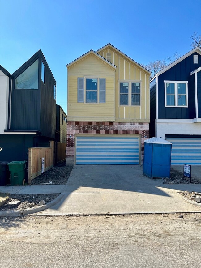 824 Aurora St, Houston, TX 77009 - photo 3