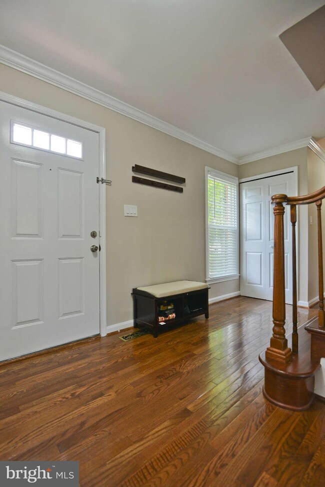 2589 John Milton Dr, Herndon, VA 20171 - photo 2