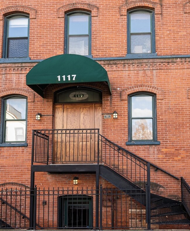 1117 W Fry St unit 5, Chicago, IL 60642 - photo 3