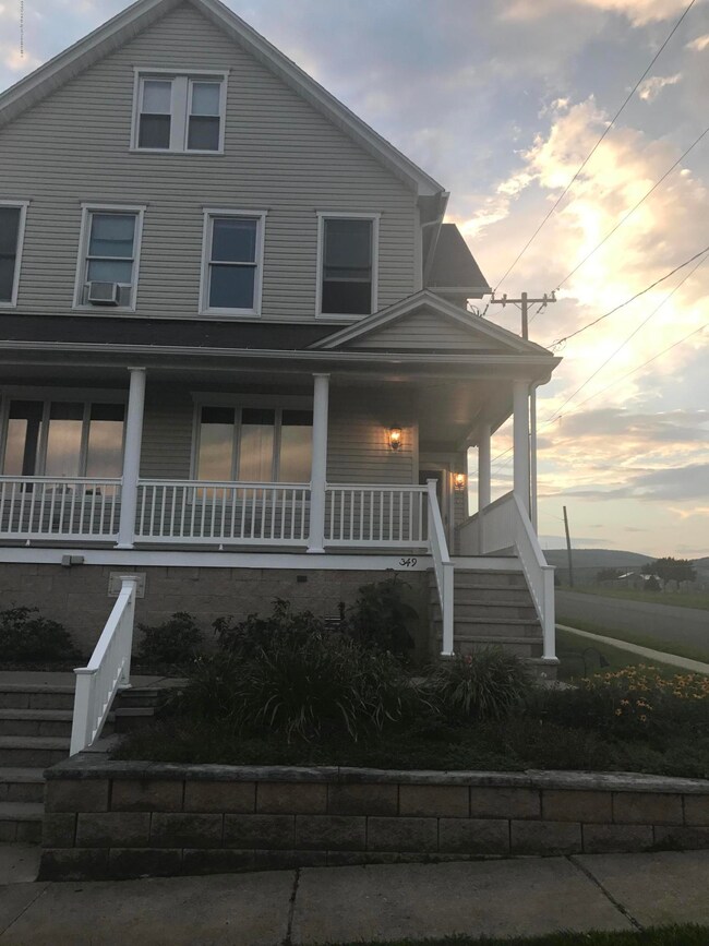 549 N Garfield Ave, Scranton, PA 18504 - photo 3