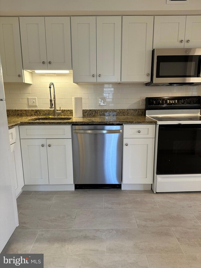 16 Sawmill Run, Norristown, PA 19401 - photo 2