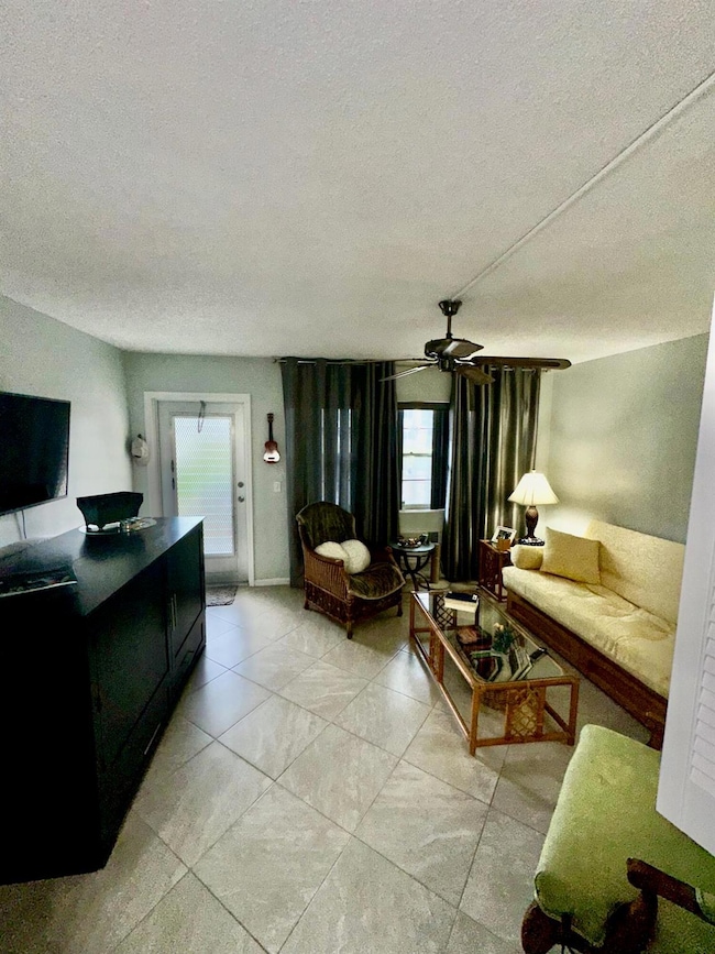 271 Chatham N, West Palm Beach, FL 33417 - photo 3