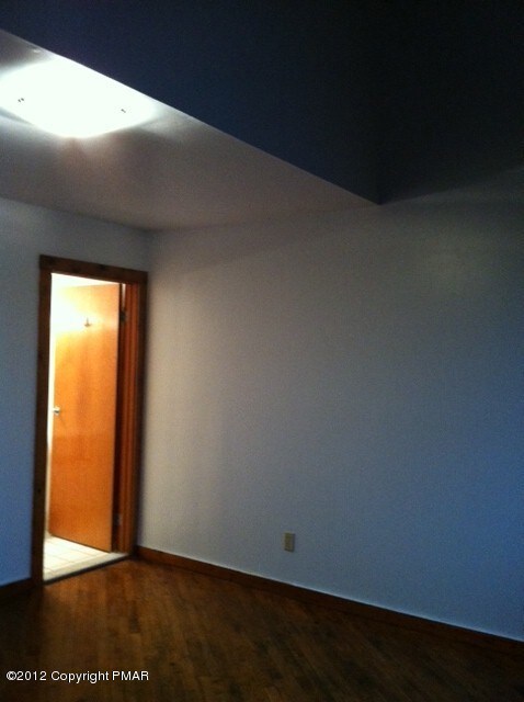 633 Mckinley St unit 206, Hazleton, PA 18201 - photo 4