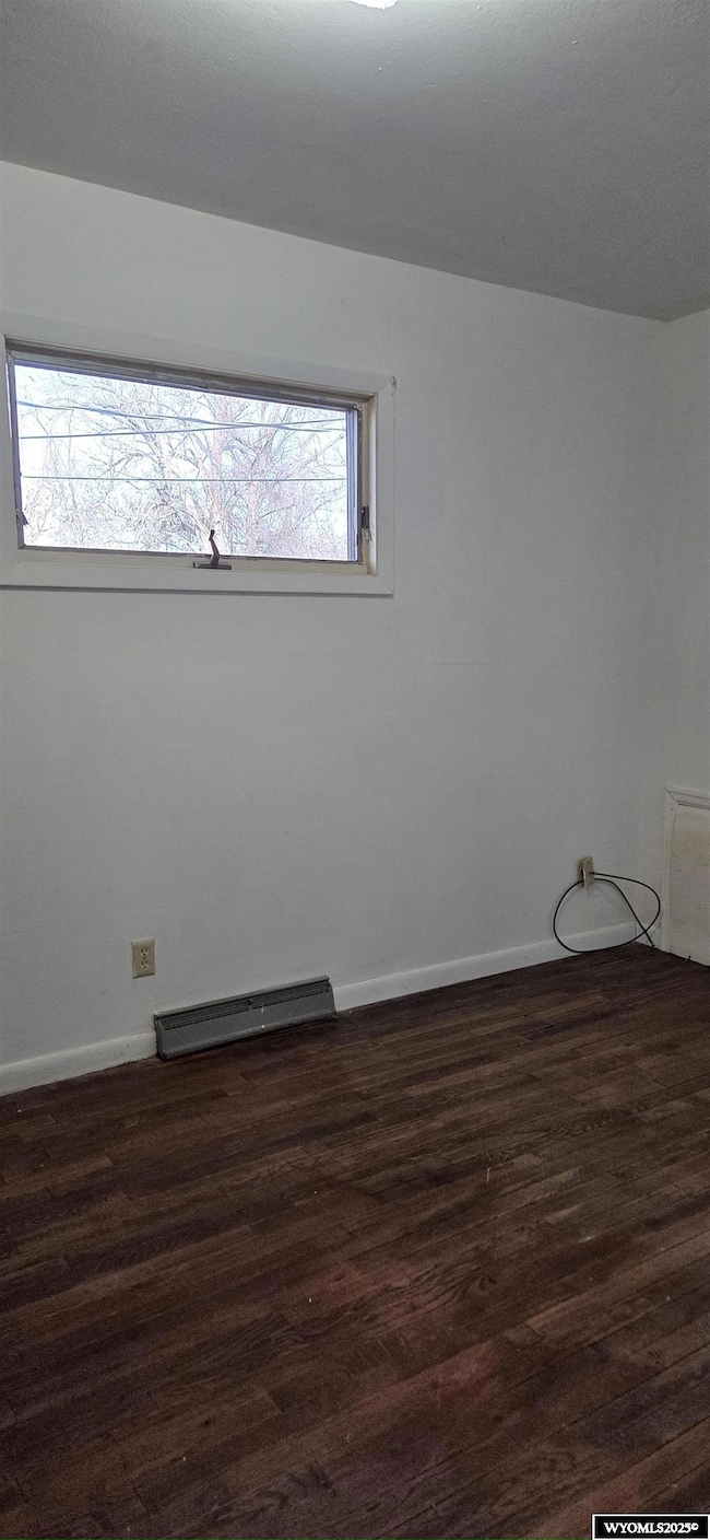 421 & 423 Rupp Ave, Worland, WY 82401 - photo 2