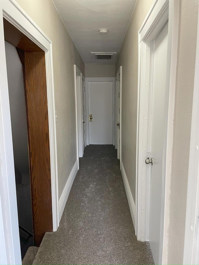 207 1st Ave SW, Austin, MN 55912 - photo 6