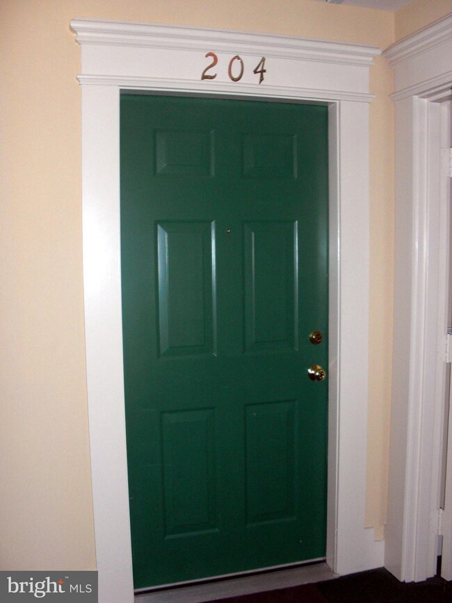 11800 Eton Manor Dr unit 204, Germantown, MD 20876 - photo 2