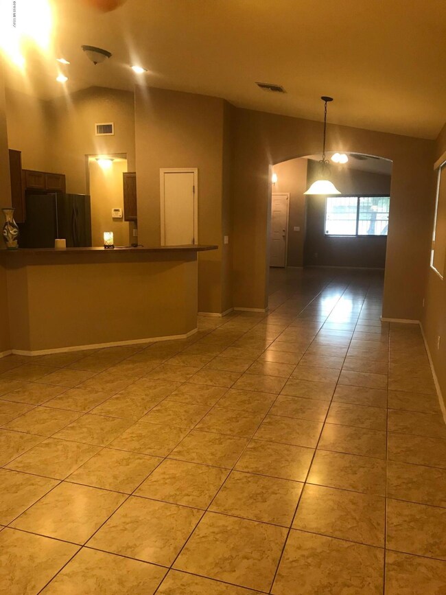 Kitchen with Breakfast Bar