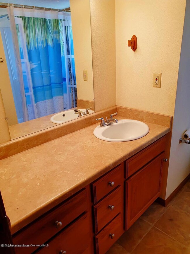 330 Hawthorn St, Craig, CO 81625 - photo 7