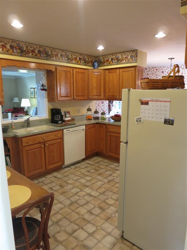 350 Pleasant Hill Dr, Harrodsburg, KY 40330 - photo 4