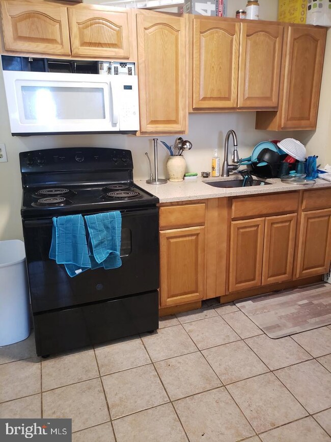 1547 N Bouvier St, Philadelphia, PA 19121 - photo 2