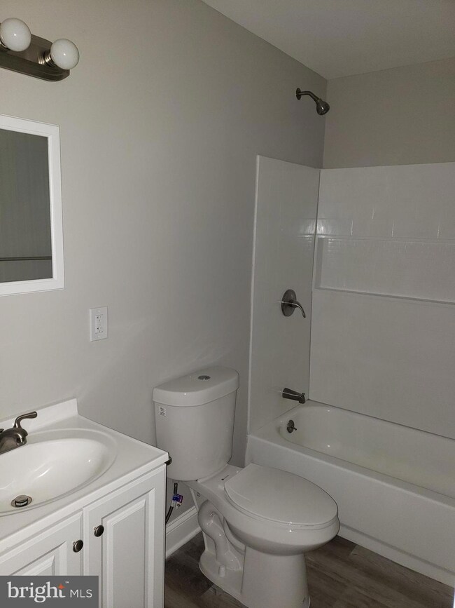 476 Deptford Ave, Woodbury, NJ 08096 - photo 4