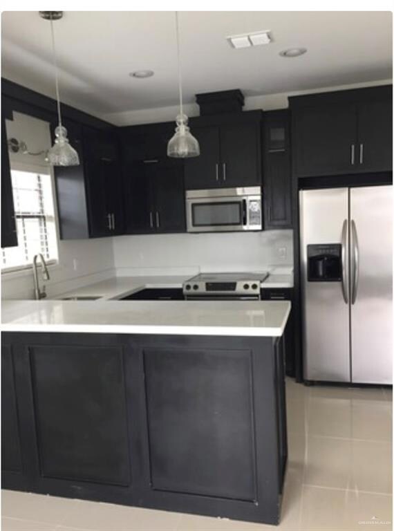 Decor hanging lights in Kitchen.