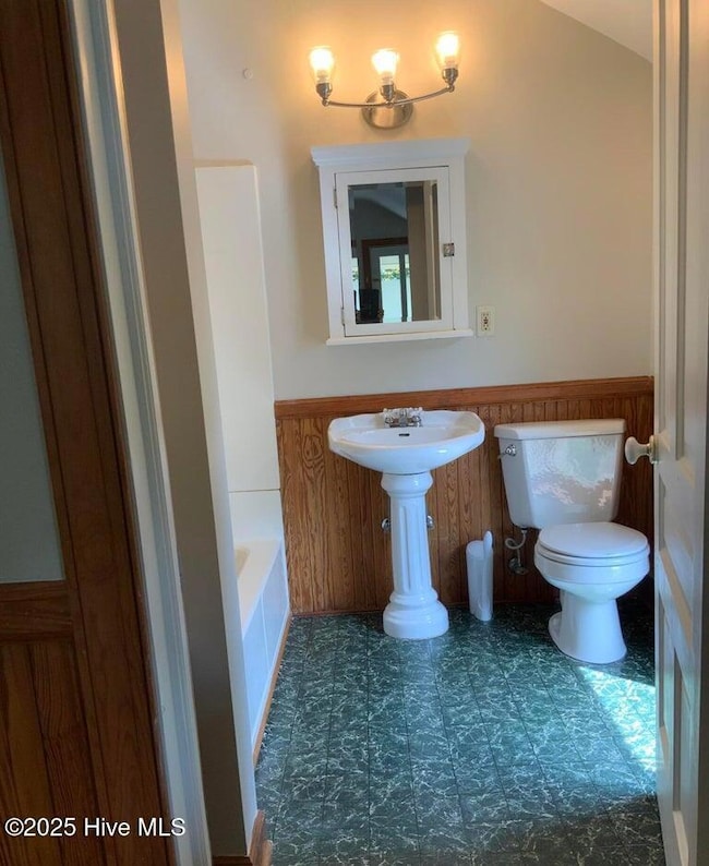 220 E Vermont Ave, Southern Pines, NC 28387 - photo 4