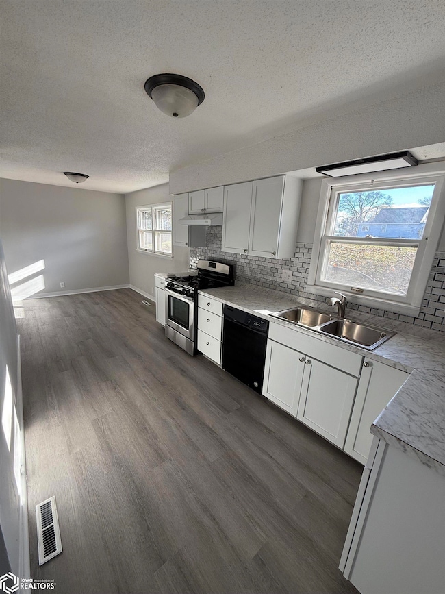 1907 Racine Ave, Burlington, IA 52601 - photo 6