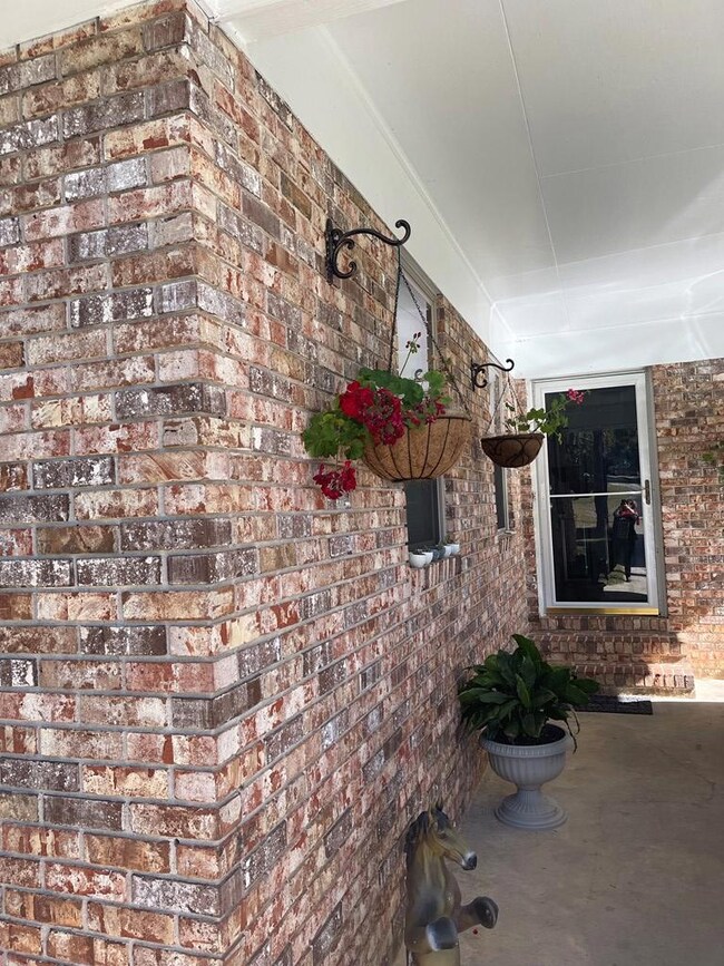 402 Bowens Mill Rd, Douglas, GA 31533 - photo 3