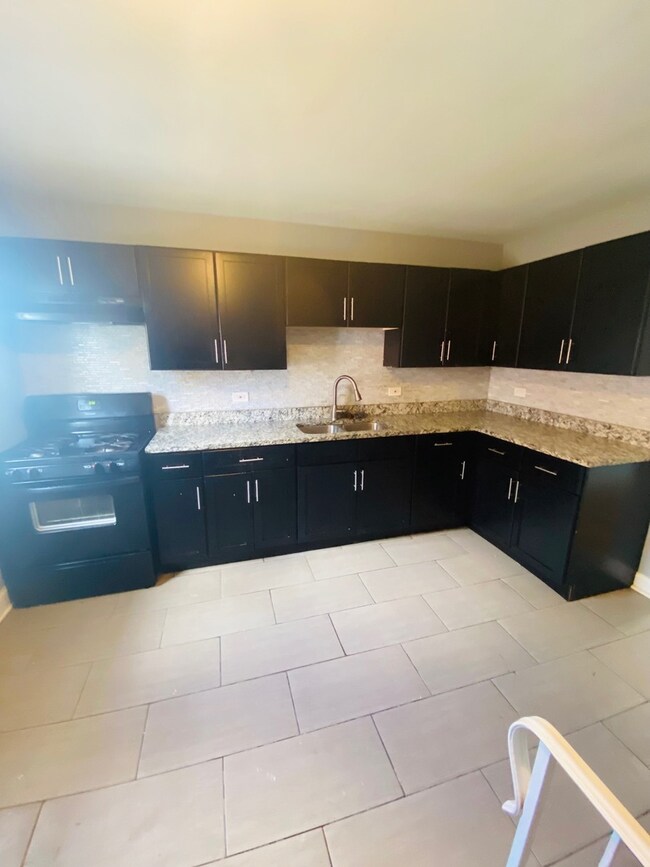 18106 Birch Ave, Country Club Hills, IL 60478 - photo 7