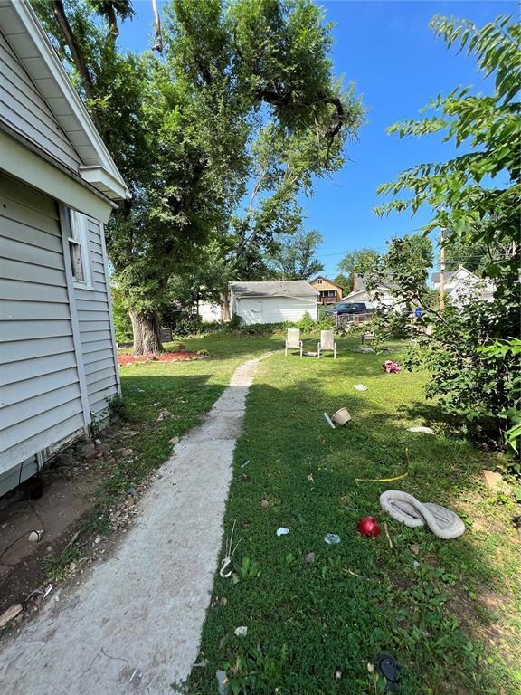 238 11th St NW, Cedar Rapids, IA 52405 - photo 6