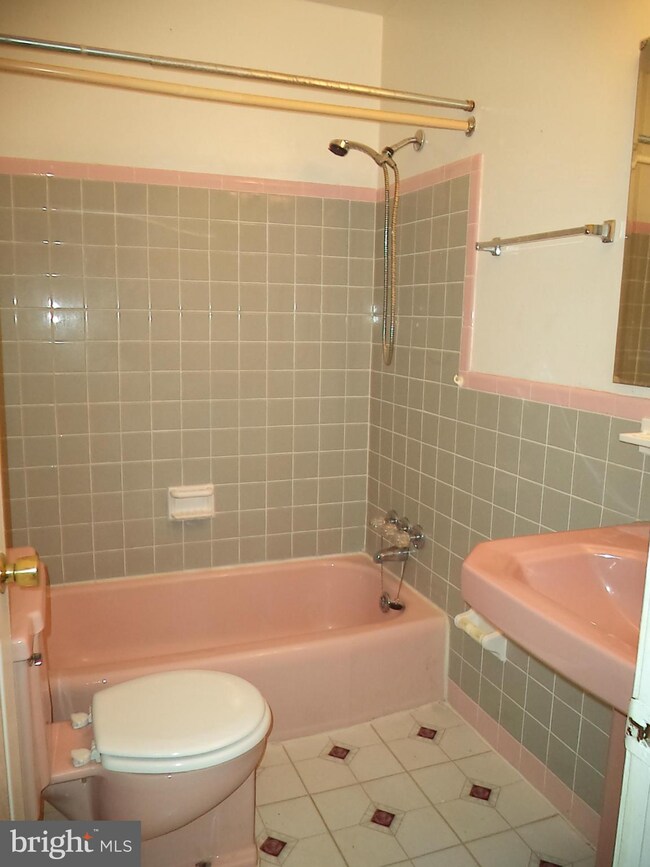 7709 Ashdale Rd, Capitol Heights, MD 20743 - photo 7