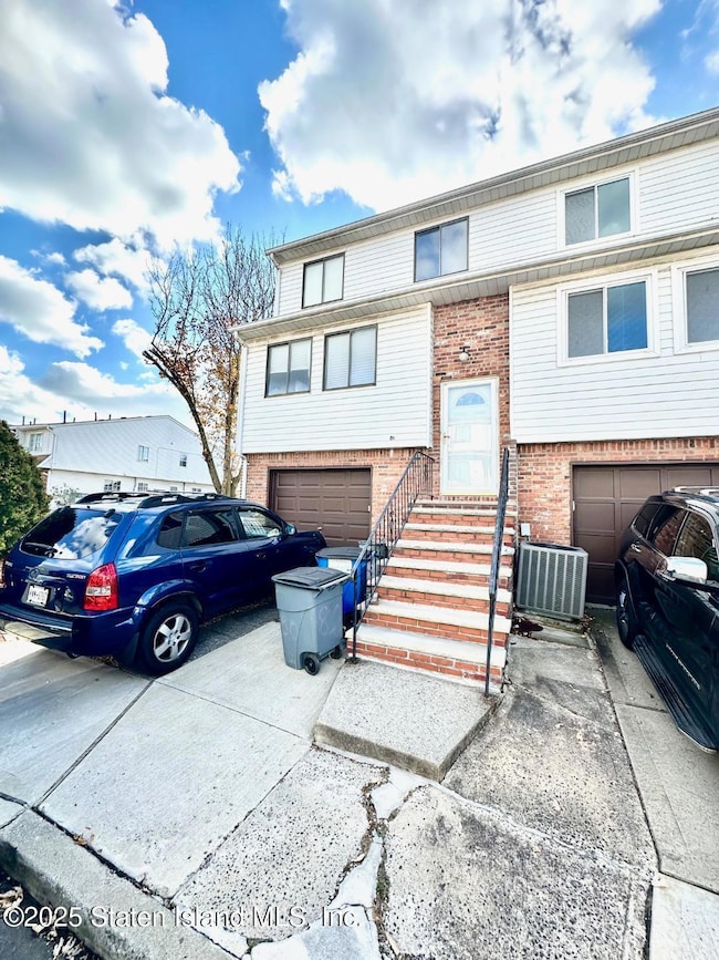 80 Country Dr N, Staten Island, NY 10314 - photo 2