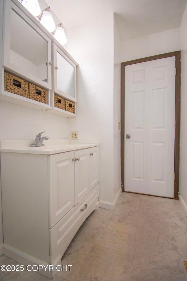 334 S Kobuk St, Soldotna, AK 99669 - photo 7