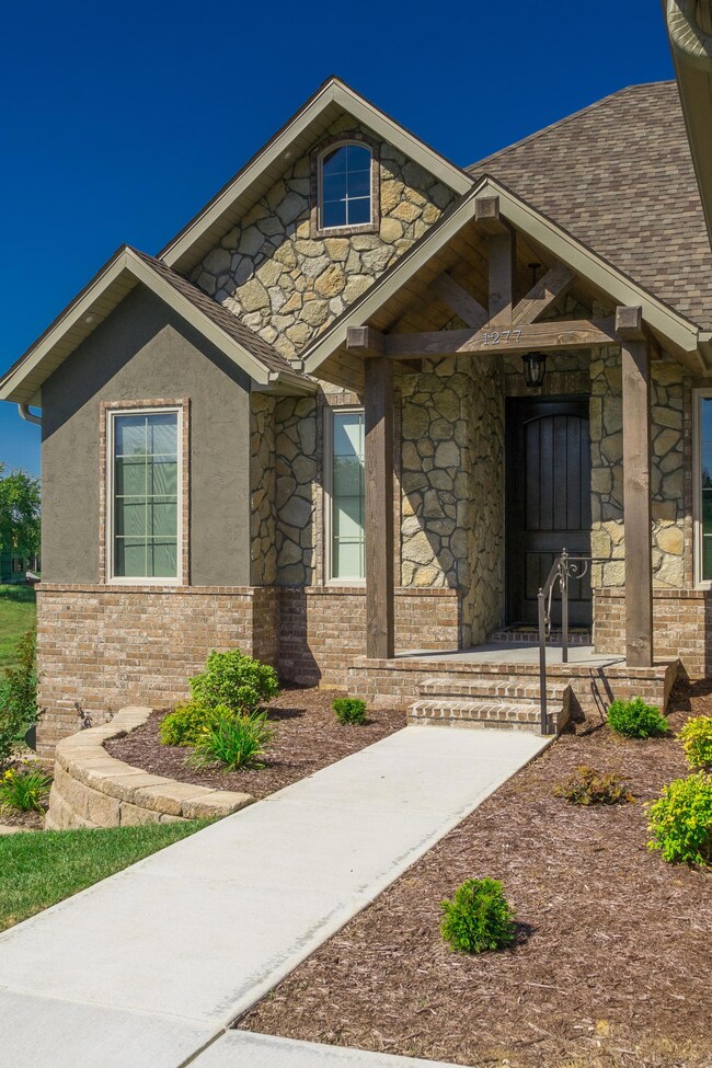 1277 S Amber Ridge Dr, Nixa, MO 65714 - photo 4