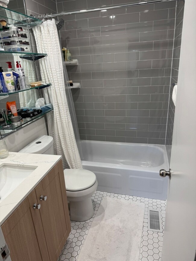 1701 Northfield Square unit E, Northfield, IL 60093 - photo 5