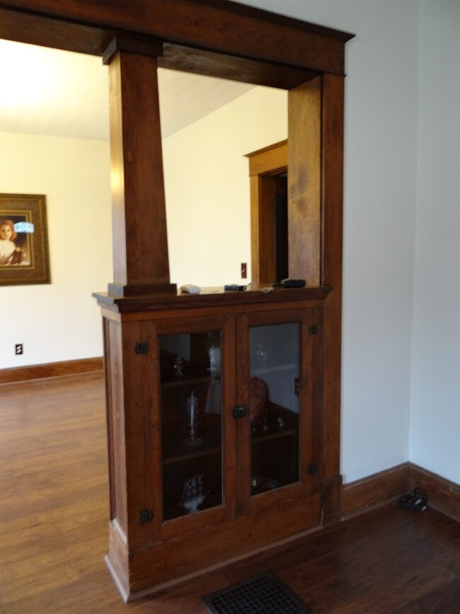 611 N 8th St, Mitchell, IN 47446 - photo 5