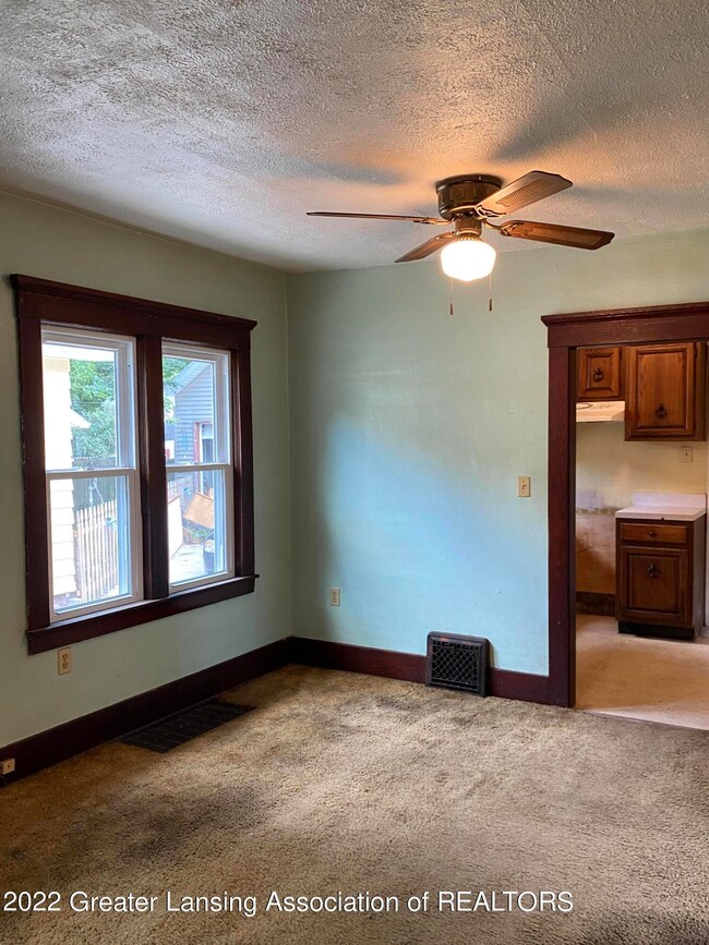 1107 S Holmes St, Lansing, MI 48912 - photo 2