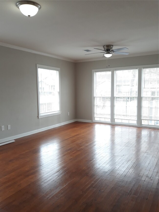 1034 Saint Clair St, Houston, TX 77088 - photo 5