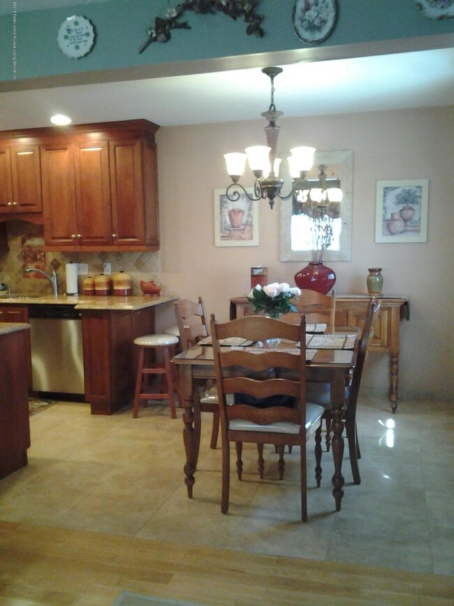 437 Willow Rd E unit 2, Staten Island, NY 10314 - photo 5
