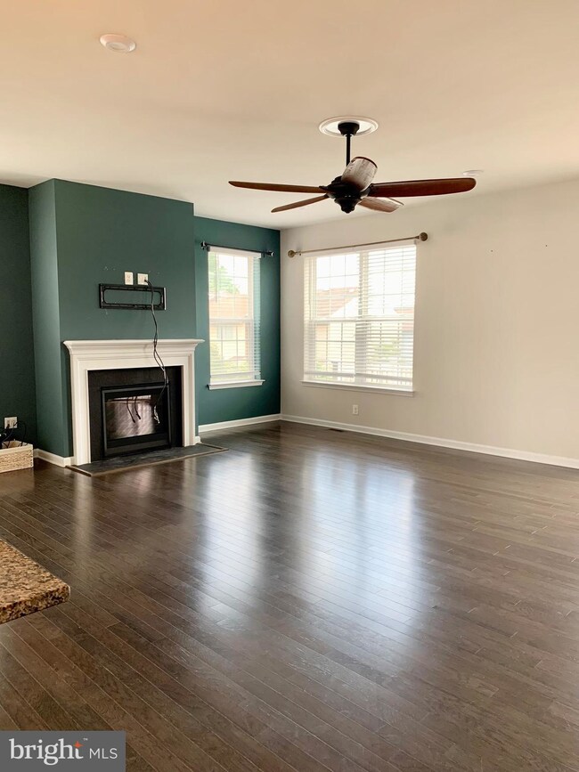 11043 Blackburn Cove Ln, Manassas, VA 20109 - photo 6