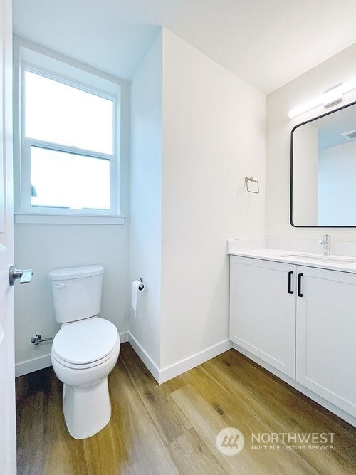 Photos are representative of builder's finished product.