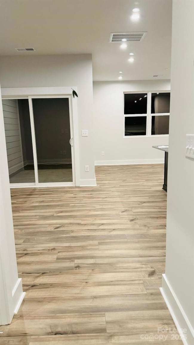 9508 Munsing Dr, Charlotte, NC 28269 - photo 6