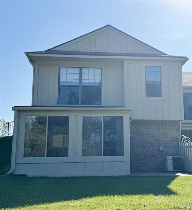 11755 Shenandoah Dr, South Lyon, MI 48178 - photo 2