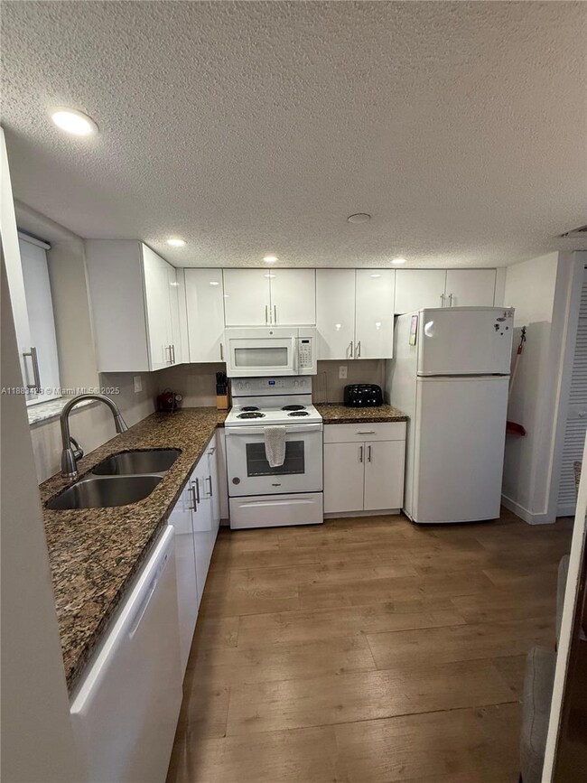 Le Frontenac Condominium unit 505, Sunny Isles Beach, FL 33160 - photo 5