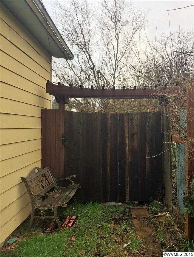 425 SE Alexander Ave, Corvallis, OR 97333 - photo 3