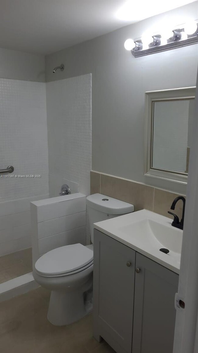 57 Cambridge C, West Palm Beach, FL 33417 - photo 6