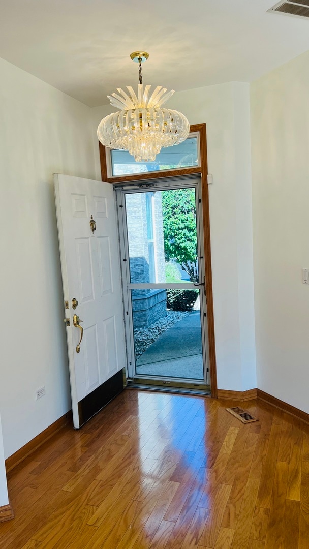 20827 W Honeysuckle Ct, Plainfield, IL 60544 - photo 2