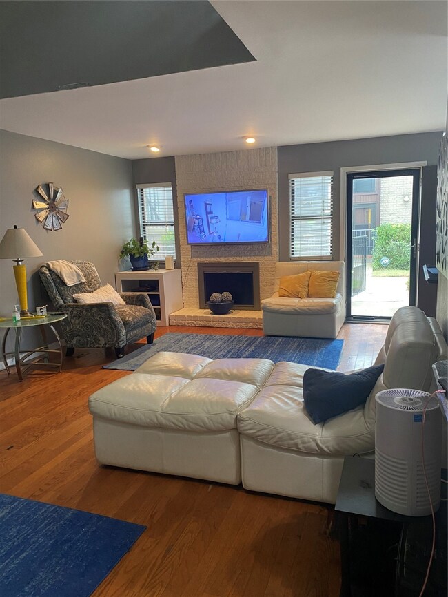 70 Evanston St unit 1, Houston, TX 77015 - photo 3