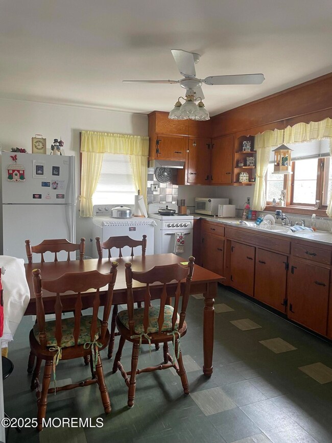 107 Beers St, Keyport, NJ 07735 - photo 4