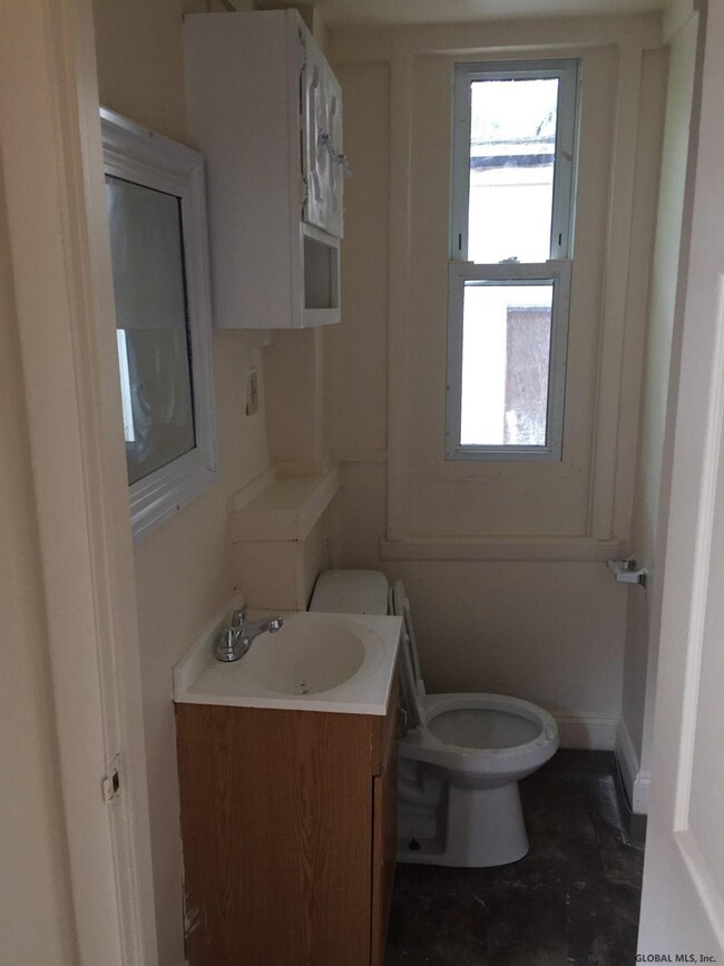 15 Moyston St unit 1st Floor Rear, Schenectady, NY 12307 - photo 2