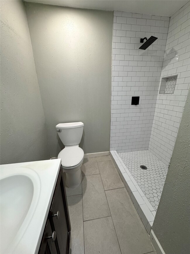 7309 Moline St unit A, Houston, TX 77087 - photo 4